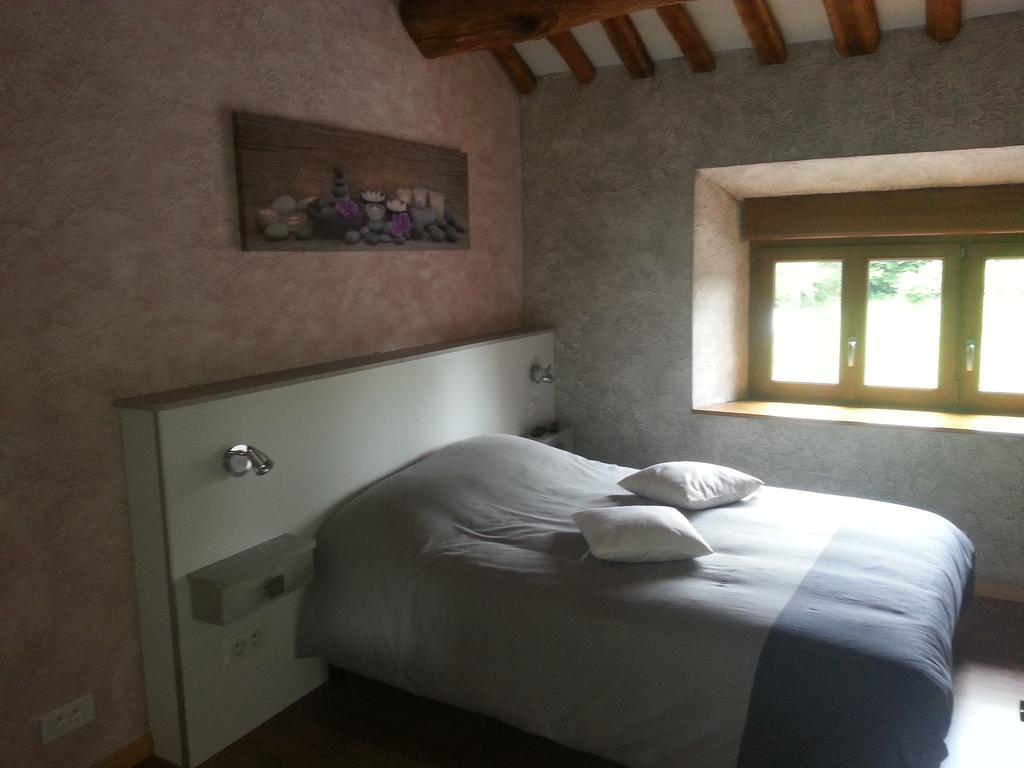 Le Point De Chute Hotel Tournavaux Szoba fotó